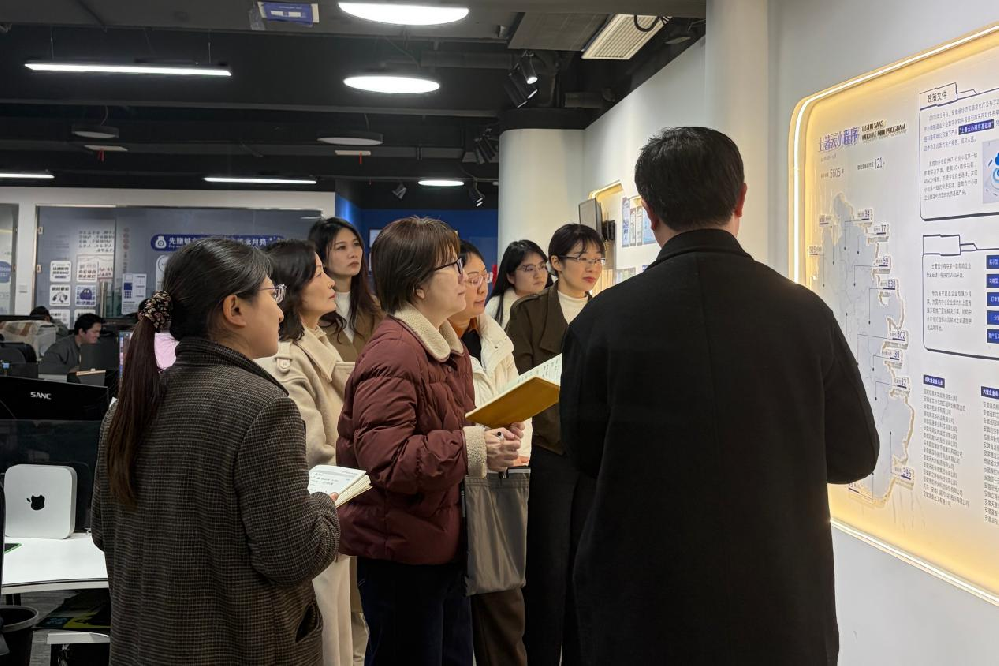 省妇联领导莅临阜阳土著网络科技公司调研指导